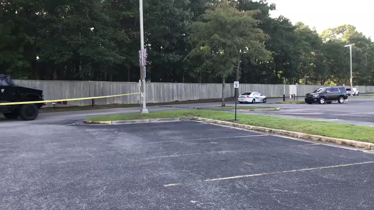 North Charleston PD making quite an entrance to this morning's active shooter drill at Stratford High School. Likely 100 plus law enforcement officers on scene at this point.   