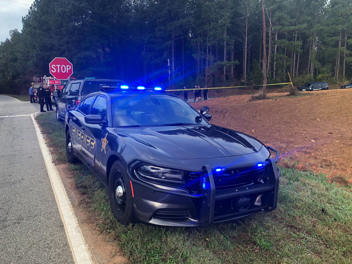 Anderson County Sheriff's deputies investigating a deadly shooting in Iva. Reports of shooting at 6:30am on Riddle Road near Sexton Gin Road. Victim shot at least once.