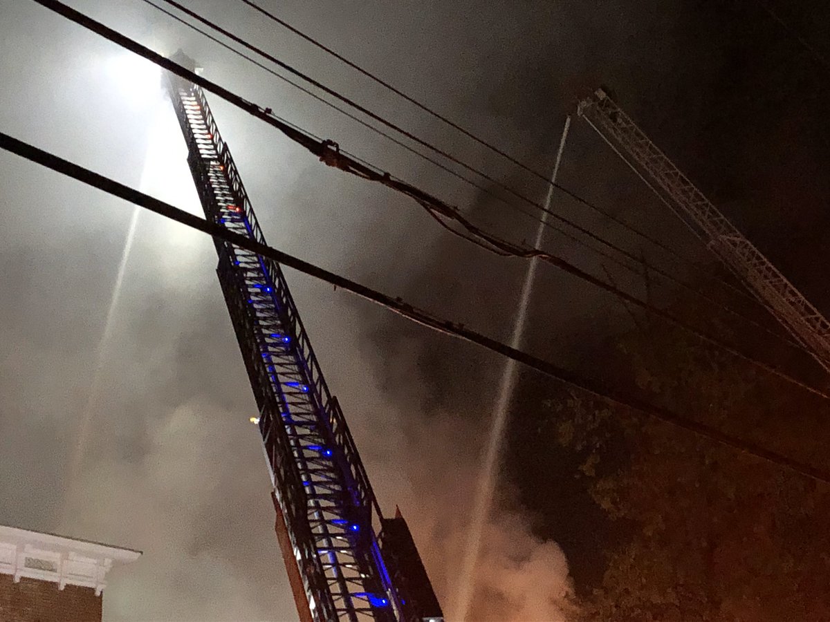 Robards FD has their ladder truck on site to help @Henderson_FD with fighting this stubborn fire at the Simple Rewards Inn. 