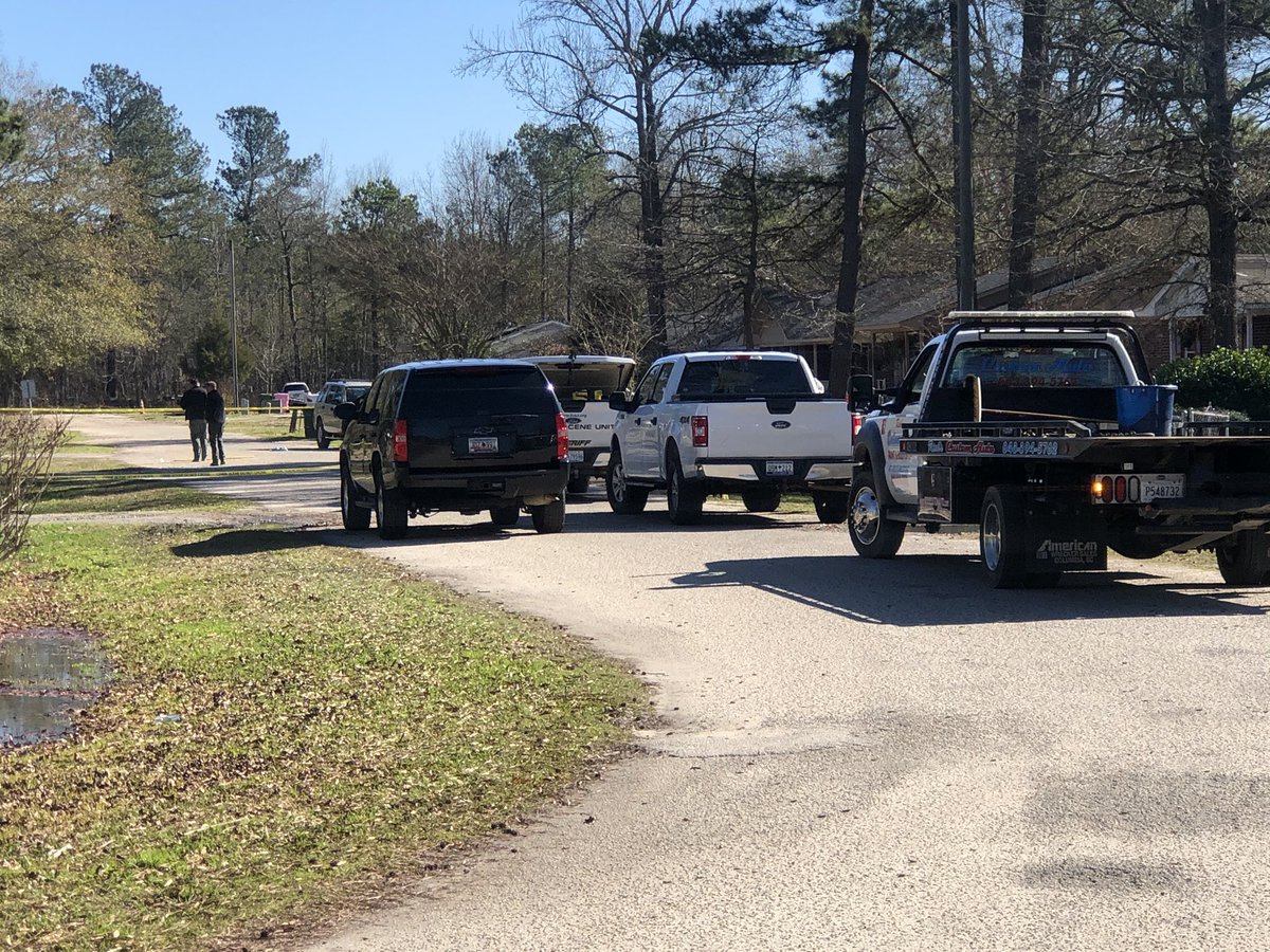 Police are on Lassie Street and Redus Barr Street as they Investigate a shooting that happened about an hour ago in the area. Florence County deputies helping in investigation