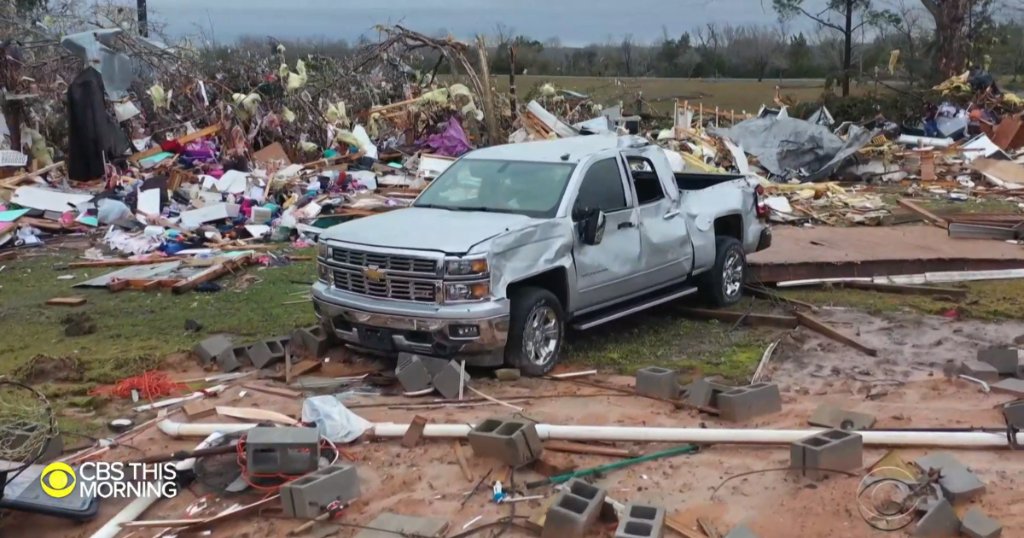 Deadly storm leaves path of destruction across South, heads toward Northeast