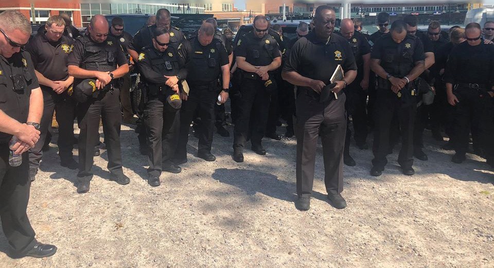 Deputies & Columbia Police Dept., SC officers share these photos capturing a moment of prayer as they brace for another day of protest in Columbia.  Theyre asking the community to please protest safely and  peacefully. A 6 pm curfew still in effect for the city.