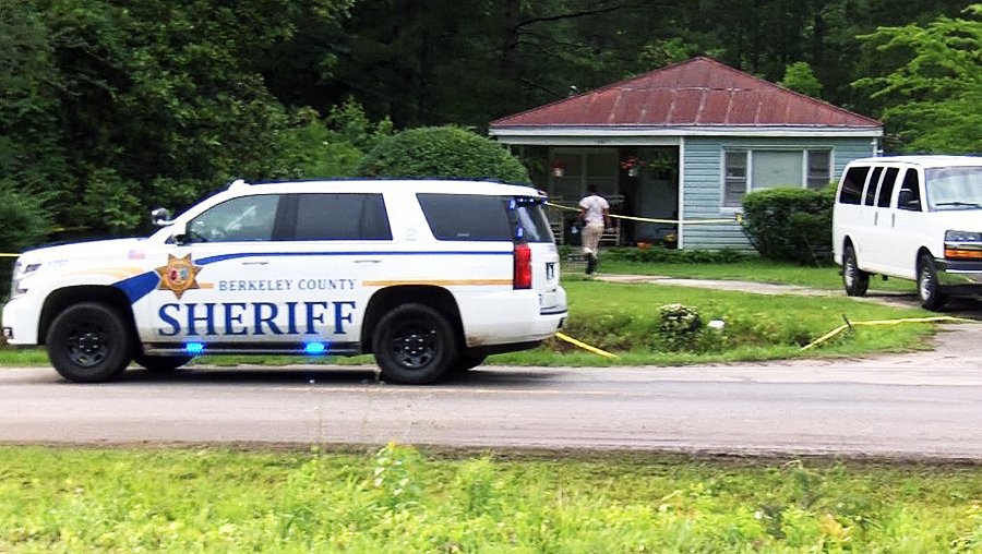 Coroner identifies woman killed in Goose Creek fatal shooting; deputies continuing search for suspect
