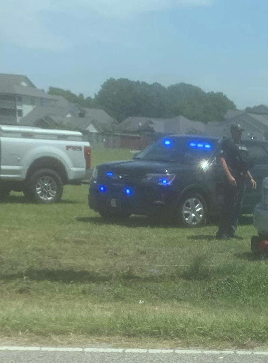 Bullies are responding to a situation this afternoon in the area of S. 4th St. in Hartsville. Several community members tell that it could have involved a chase.