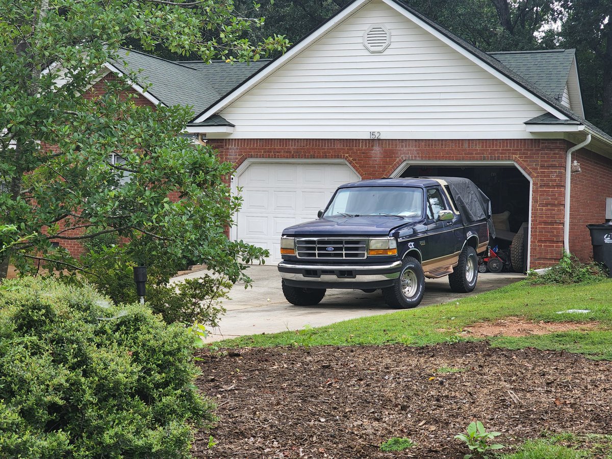 Lexington Police were called a home on the 100 block of Wigeon drive early Tuesday morning. Officials say when they arrived, they found one man dead and another injured 