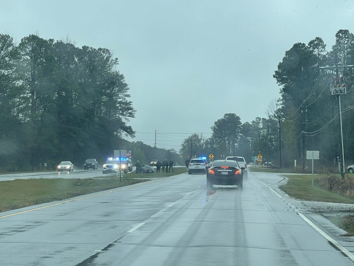 Several deputies have a portion of Highway 52 blocked, right in front of the Effingham post office.   this is a situation that stemmed from an earlier incident at Walmart on S. Irby St. in Florence