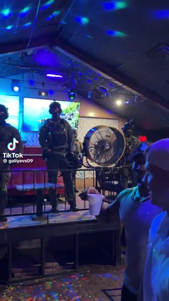 ICE has just raided a restaurant and bar in Charleston,South Carolina 